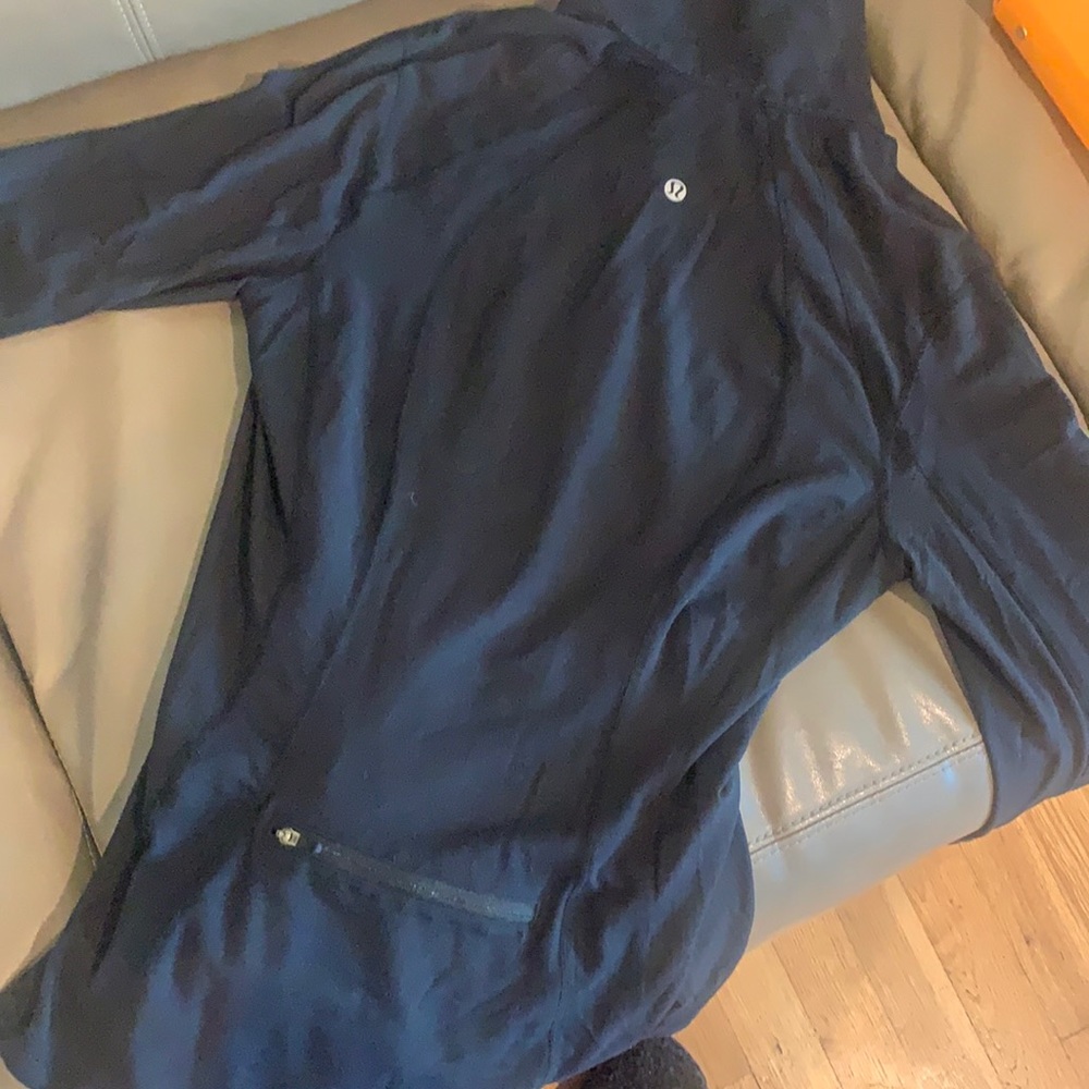 Lululemon top